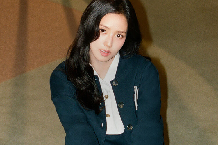 JISOO’s Hilfiger Holiday